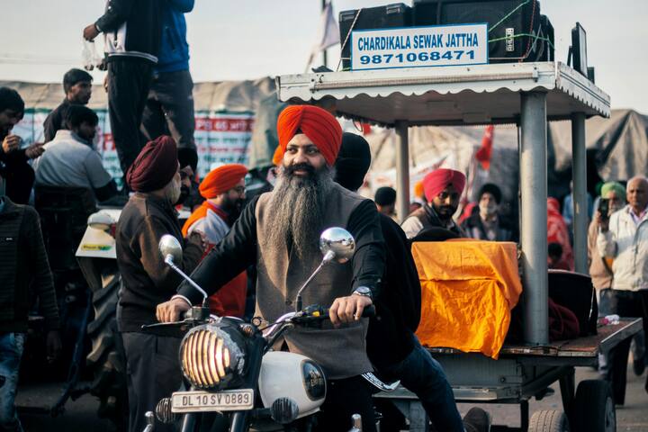 अहमदाबाद के नाम में संस्कृत,अंग्रेजी और हिंदी तीनों भाषाओं के शब्द आते हैं.