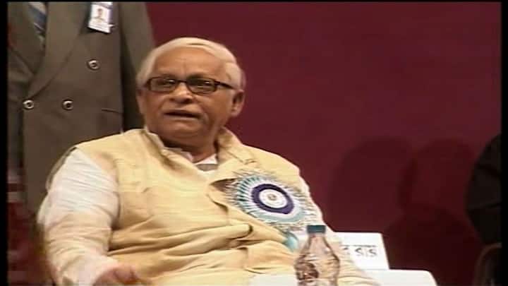 বুদ্ধদেব ভট্টাচার্যের প্রয়াণে এক্স মাধ্যমে পোস্ট করে দুঃখপ্রকাশ করেছেন অভিষেক বন্দ্যোপাধ্যায়। তিনি লিখেছেন, প্রাক্তন মুখ্যমন্ত্রী বুদ্ধদেব ভট্টাচার্যর প্রয়াণে আমি গভীরভাবে শোকাহত। তাঁর পরিবারের প্রতি সমবেদনাও জানিয়েছেন তিনি।