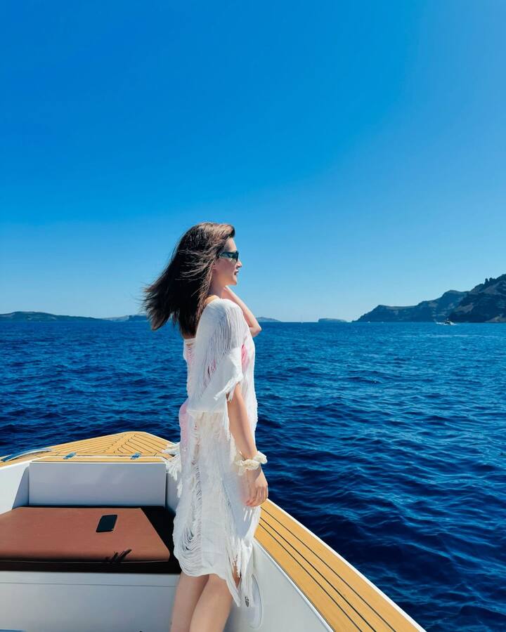 ప్రజెంట్ కృతి సనన్ 'దో పత్తి' సినిమాలో నటిస్తోంది...ఈ మూవీకి నిర్మాత కూడా ఆమెనే కావడం విశేషం.
