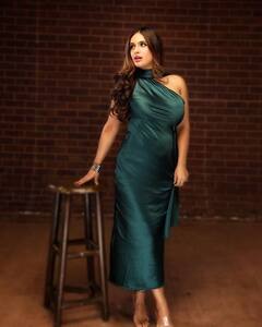 Bhojpuri Actress : सॅटिन ड्रेसमध्ये भोजपुरी अभिनेत्रीचा जलवा, ग्लॅमरस अंदाजाने वेधलं लक्ष