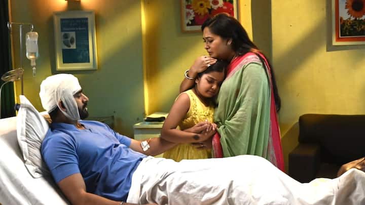 এরপর যখন চাঁদ ও সোহাগ মুখোমুখি হয়, অনেকদিনের জমে থাকা ক্ষোভে যেন আগুন লাগে নতুন করে। লুকিয়ে রাখা সত্য জানতে পেরে ক্ষোভে ফেটে পড়ে চাঁদ। সোহাগ ও চাঁদের ঝগড়ার মাঝে উপস্থিত হয় তাদের সন্তান চরকি।