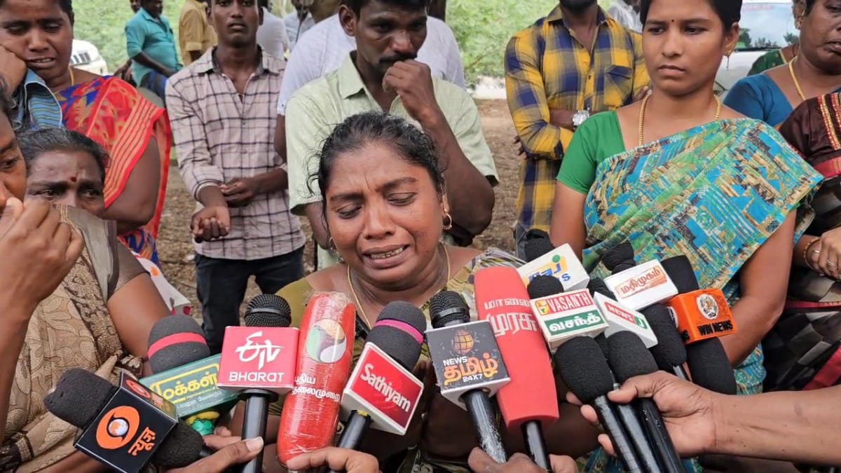 இலங்கை கடற்படையால் சிறைபிடிக்கப்பட்ட தருவைகுளம் மீனவர்கள்- கண்ணீருடன் காத்திருக்கும் குடும்பங்கள்