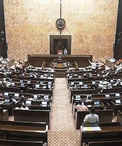 ये गलती की तो होगा पूजा खेड़कर जैसा हाल, सरकार ने राज्य सभा को बताया हर रोज सामने आ रहे ऐसे मामले