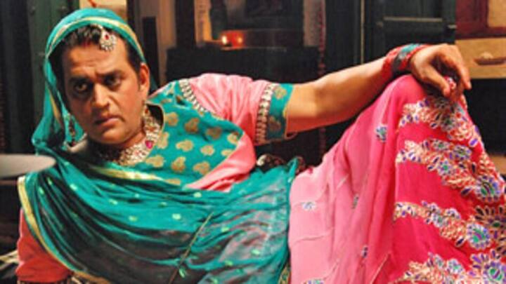 बेहतरीन किरदारों की बात हो और रवि किशन का नाम न आए ऐसा कैसे हो सकता है. रवि किशन ने बुलेट राजा में फीमेल किरदार निभाया है.