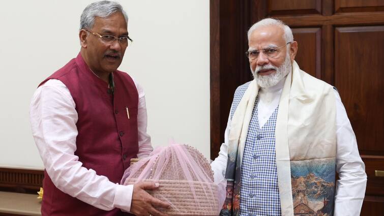 पूर्व सीएम और BJP सांसद त्रिवेंद्र सिंह रावत की पीएम मोदी से मुलाकात, इन मुद्दों पर हुई चर्चा MP Trivendra Rawat meet PM Narendra Modi Delhi discussed many issues know full details ann पूर्व सीएम और BJP सांसद त्रिवेंद्र सिंह रावत की पीएम मोदी से मुलाकात, इन मुद्दों पर हुई चर्चा