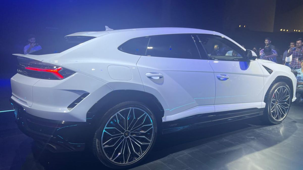 Lamborghini Unveils The All-New Urus SE SUV In India. Check Features And Price