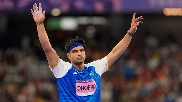 ছেলে সোনা জিততে না পারলেও, নীরজের মা কিন্তু বেশ খুশি। এমনকী আর্শাদের জয়েও আনন্দিত সরোজ দেবী।