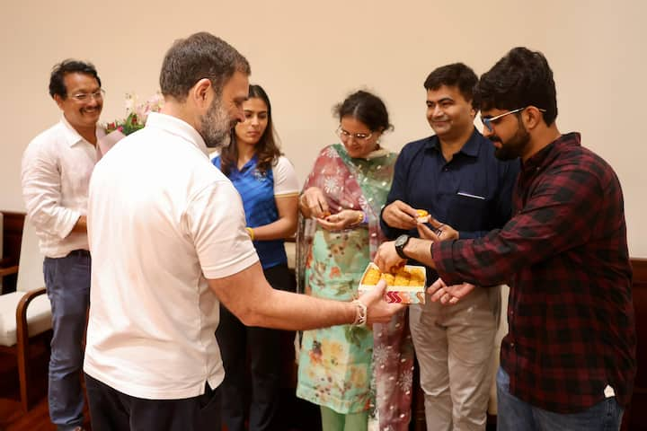 Later, Bhaker along with Sarabjot Singh won the bronze medal in the 10m air pistol (mixed team) event, which was India's first-ever shooting team medal. (Image Source: AICC)