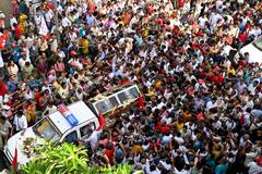 Buddhadeb Bhattacharjee: জনস্রোতে মিশে বিদায় নিলেন জননেতা