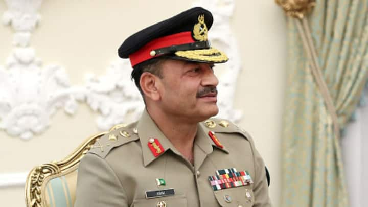 Pakistan Army General: पाकिस्तान की सेना प्रमुख जनरल असीम मुनीर ने उन लोगों को चेतावनी दी है जो आर्थिक संकटों के कारण देश में अराजकता फैला रहे हैं.