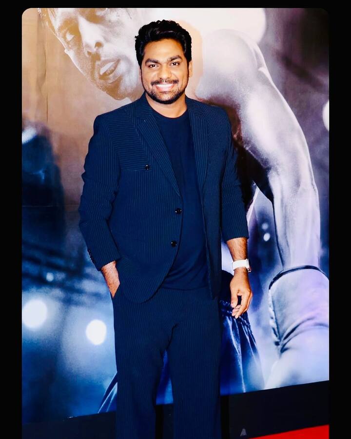 'आपका अपना जाकिर' का पहला प्रोमो भी रिलीज हो चुका है. जिसे देखने के बाद फैंस बेहद एक्साइटेड हैं. जाकिर खान की फैन फॉलोइंग काफी तगड़ी है. आज जाकिर की गिनती देश के टॉप कॉमेडियन में होती है.