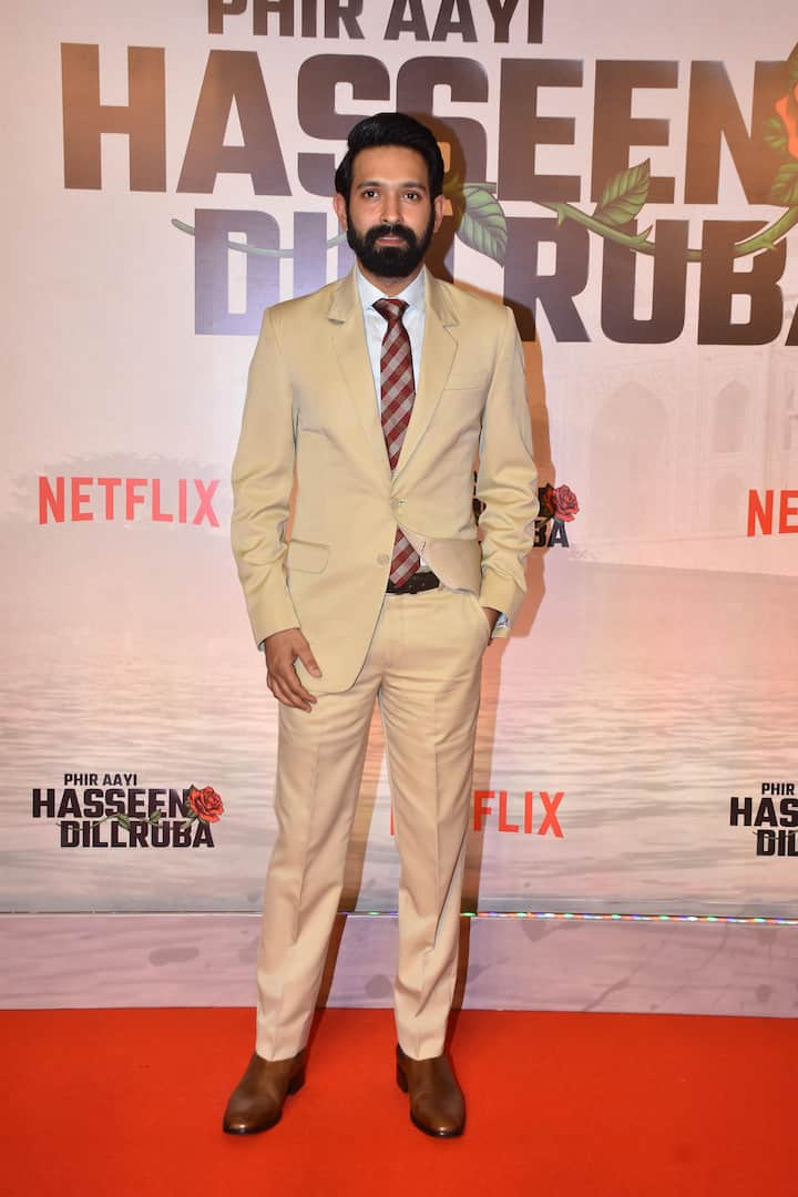 Vikrant Massey looked dapper in a suit.