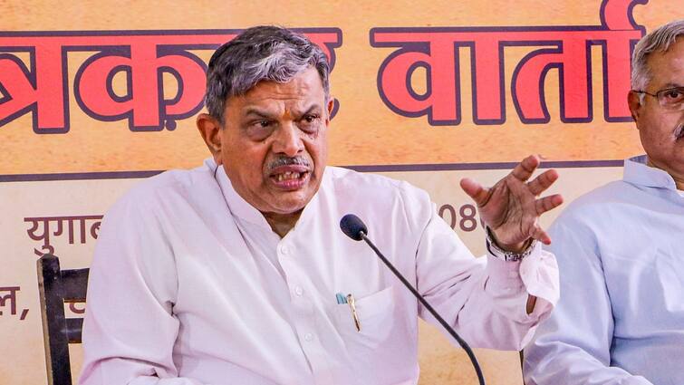 RSS Leader Dattatreya Hosabale asks Bangladesh Interim Govt to ensure Hindus safety in Bangladesh crisis appeal to Opposition Bangladesh Crisis: RSS ने हिंदुओं के खिलाफ हिंसा पर बांग्लादेश की अंतरिम सरकार से कर दी बड़ी मांग, विपक्ष से की ये अपील