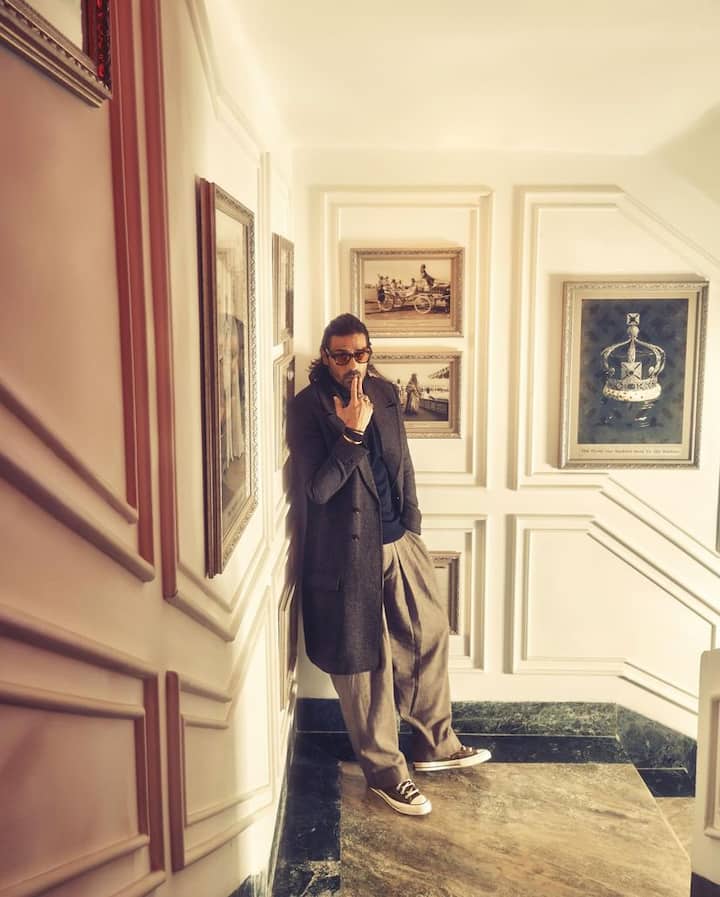 From the critically acclaimed The Rapist to Hindi film Blind Game alongside Priyamani, to much awaited Abbas-Mastan’s 3 Monkeys – it’s only looking interesting and Arjun Rampal fans have all the reason to look forward.