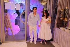 कभी बेबी बंप पर किया किस...तो कभी युविका के माथे को चूमा, प्रिंस ने शेयर की बेबी शॉवर की अनदेखी तस्वीरें