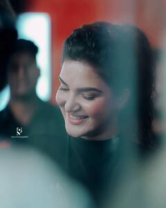 Honey Rose :ప్రాణమున్న పైడి బొమ్మ పారిజాత పూల కొమ్మలా హనీరోజ్..అలా చూస్తుండిపోతారంతే!