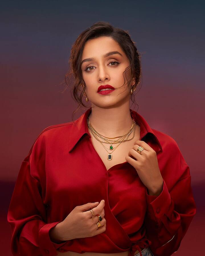 Let us tell you that apart from 'Stree 2', Shraddha is also in the news these days for her relationship. If the news is to be believed, the actress has broken up with her boyfriend Rahul Modi.