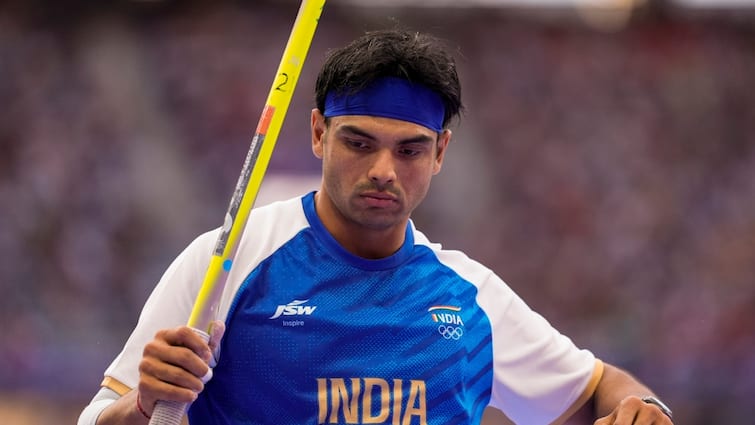 Paris Olympics 2024: Neeraj Chopra wins silver medal, father Satish Kumar says Everyone has their day, today was Pakistan day ओलंपिक: नीरज चोपड़ा ने जीता सिल्वर मेडल तो पिता बोले, 'आज पाकिस्तान का दिन था, लेकिन...', नेताओं ने क्या कहा?