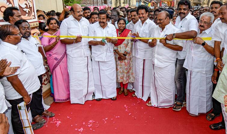 Thanjavur Sivagangai Park renovated under Smart City project minister nehru opened - TNN ஸ்மார்ட் சிட்டி திட்டத்தில் சீரமைக்கப்பட்ட தஞ்சாவூர் சிவகங்கை பூங்கா திறப்பு விழா