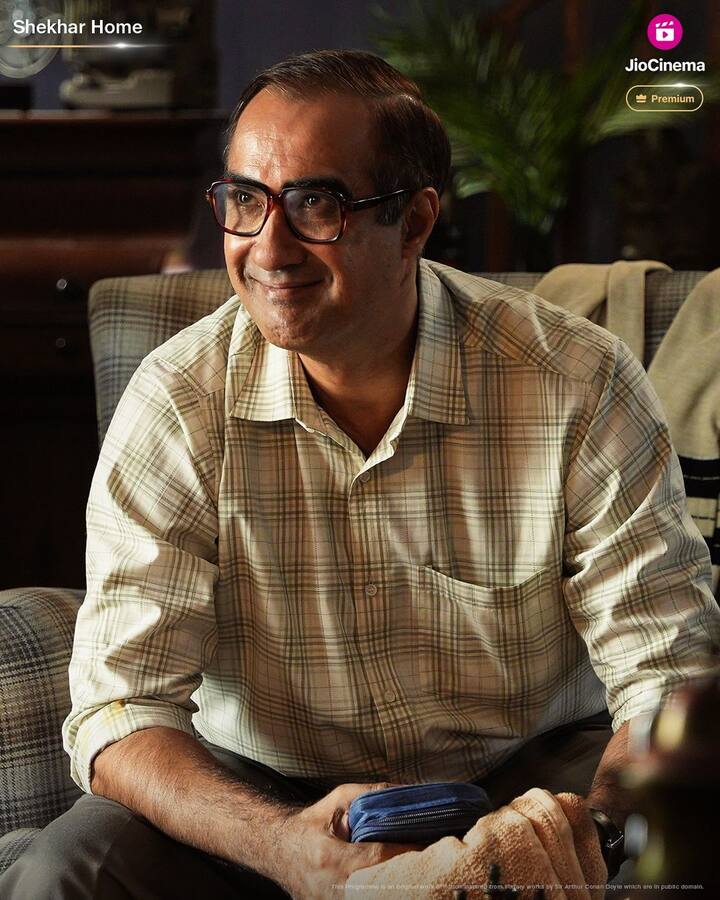 रणवीर शौरी 'बिग बॉस ओटीटी 3' के सबसे हाइएस्ट पेड कंटेस्टेंट भी रहे हैं. बता दें कि रणवीर शौरी किसी पहचान के मोहताज नहीं हैं. वे सालों से बॉलीवुड फिल्म इंडस्ट्री का हिस्सा हैं. रिपोर्ट के मुताबिक रणवीर शौरी की टोटल नेटवर्थ 37.75 करोड रुपये है.
