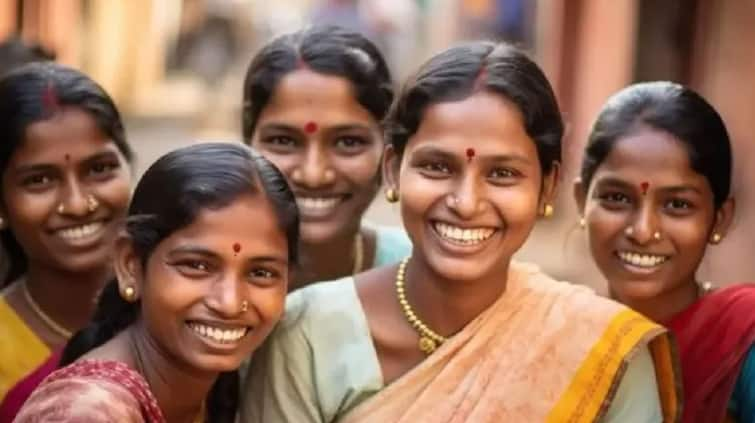 Ladki Bahin Yojana News Big response to Ladki Bahin Yojana in Marathwada, 26 lakh 24 thousand 461 women submitted applications लाडकी बहीण योजनेला मराठवाड्यात मोठा प्रतिसाद, महिलांना मिळणार 731 कोटी 85 लाख रुपये, किती महिलांनी केले अर्ज?