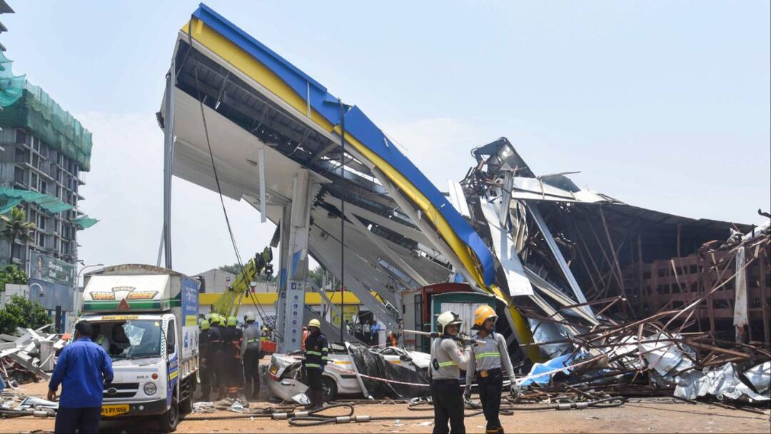 मुबंई घाटकोपर होर्डिंग हादसे में फरार आरोपी अरशद खान की बढ़ी मुश्किलें, लुक आउट नोटिस जारी mumbai ghatkopar hording collapse case crime branch lookout notice to Arshad Khan ann मुबंई घाटकोपर होर्डिंग हादसे में फरार आरोपी अरशद खान की बढ़ी मुश्किलें, लुक आउट नोटिस जारी