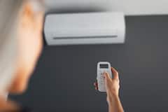 Home Tips: आपके एसी से भी निकलने लगा है ज्यादा पानी, तो जरूर करें ये तीन काम