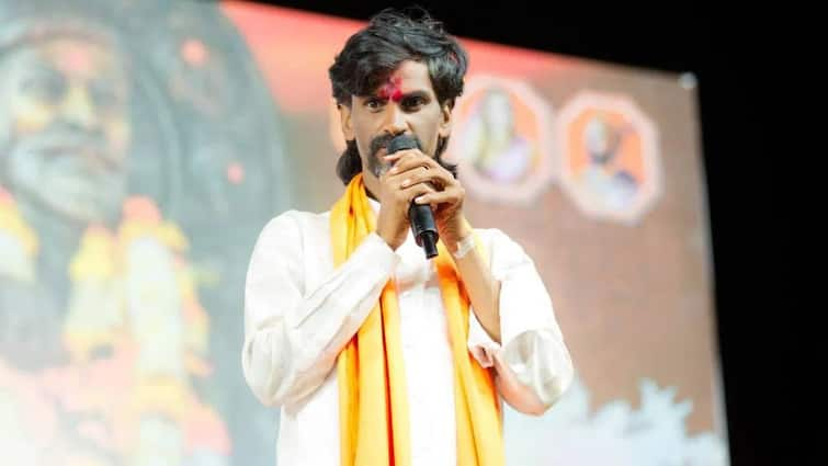 Manoj Jarange Patil says Politicians have divided the Maratha society first the wave of leaders now the wave of Maratha society Manoj Jarange Patil : राजकारण्यांनी मराठा समाजाची विभागणी केली, आधी नेत्यांची लाट, आता मराठा समाजाची लाट : मनोज जरांगे पाटील