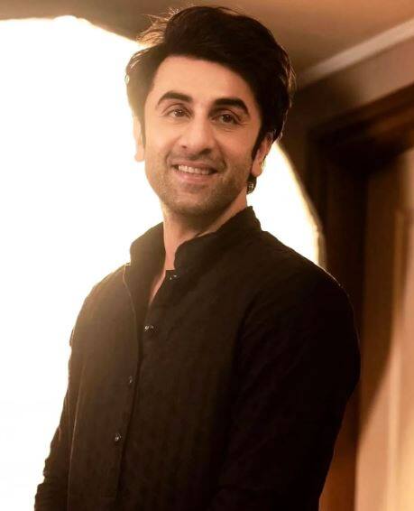 रणबीर कपूर ने संजय दत्त की बायोपिक की और वो फिल्म ब्लॉकबस्टर साबित हुई. रणबीर किसी भी रोल में फिट बैठ जाते हैं और रणबीर नीरज चोपड़ा की बायोपिक करेंगे तो अच्छे लगेंगे.