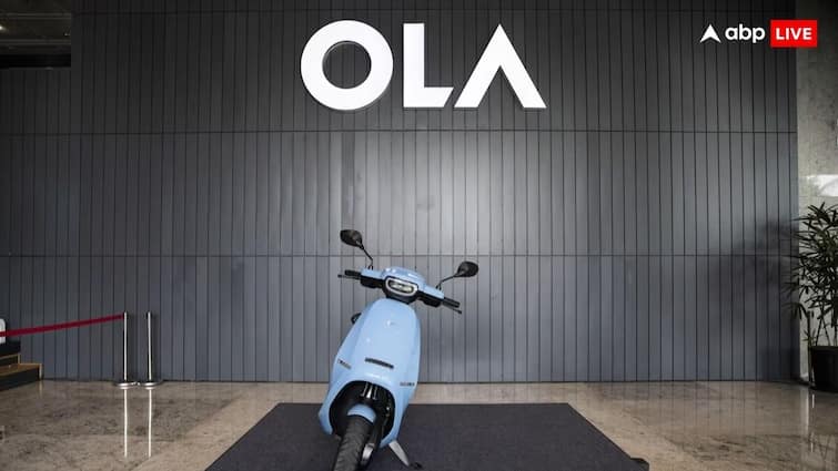 Ola Electric Mobility Ltd on Friday made a stock market debut with a flat listing Ola Electric Listing: ઓલા ઇલેક્ટ્રિકના IPOના રોકાણકારો થયા નિરાશ, જાણો કેટલા રૂપિયામાં થયું લિસ્ટિંગ?