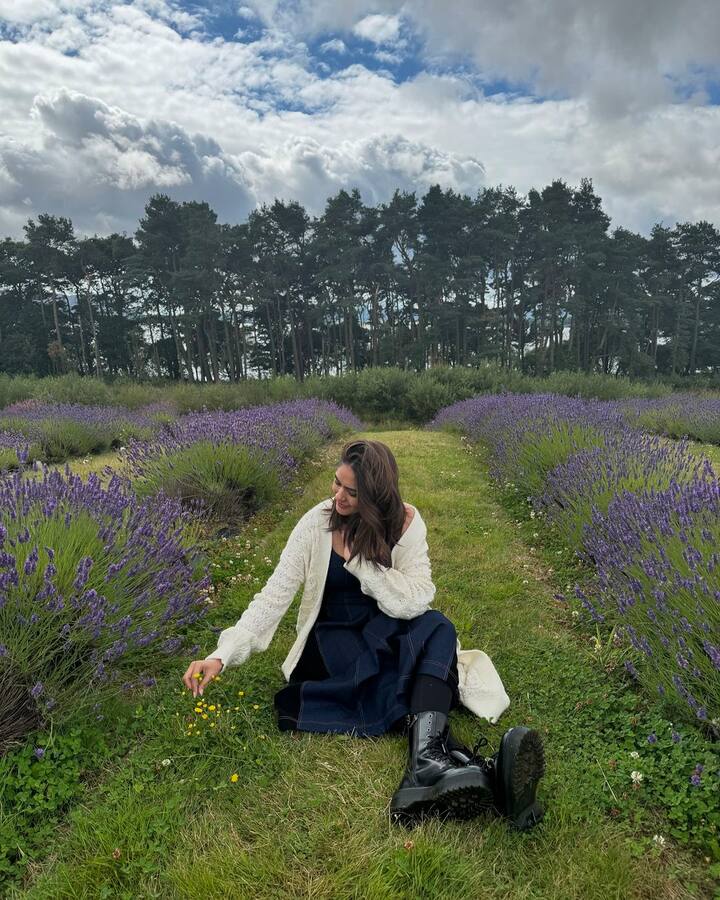 నువ్వోక మెరిసే నక్షత్రం, ఇంద్రధనస్సు. ఎప్పటిలాగే మిమ్మల్ని మీరు సెలబ్రేట్ చేసుకోండి