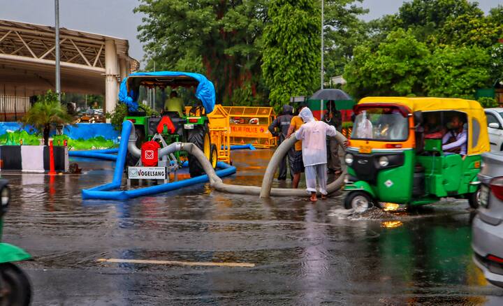 भारत मौसम विज्ञान विभाग (आईएमडी) के अनुसार शुक्रवार को अधिकतम तापमान 34 डिग्री सेल्सियस दर्ज किया गया. जबकि न्यूनतम तापमान 26.6 डिग्री सेल्सियस रहा.