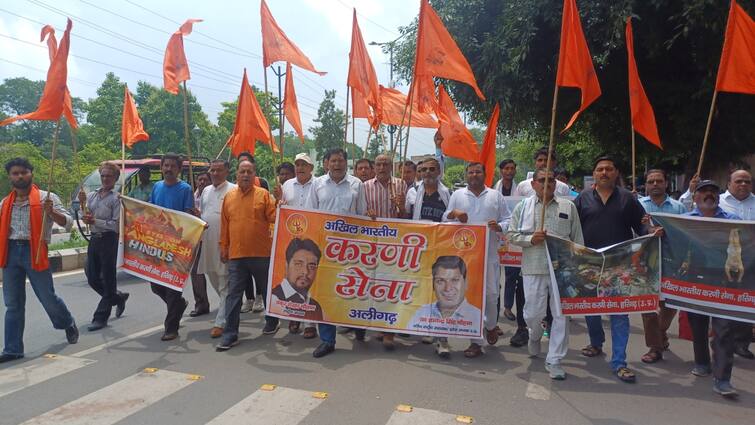 Karni Sena demonstrated in Aligarh against atrocities on Bangladeshi Hindus ann बांग्लादेश में हिन्दुओं पर हो रहे अत्याचार के विरोध में उतरी करणी सेना, 4 दिन का दिया अल्टीमेटम