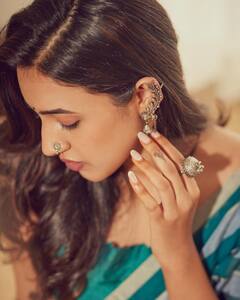 Niharika Konidela: చీరలో ఎంత బావున్నారు మేడం..డిప్యూటీ సీఎం తాలూక కదా ఇలా నిండుగా కనిపించండి అంటున్న ఫ్యాన్స్!