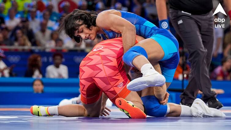 Paris Olympics 2024 IOA and Vinesh Phogat hopeful of getting favourable verdict as hearing ends after 3 hours Vinesh Phogat Hearing: শুনানি চলল ৩ ঘণ্টা, বিনেশের পদক-ভাগ্য নির্ধারিত হবে কবে? রায়দান নিয়ে কী আপডেট?