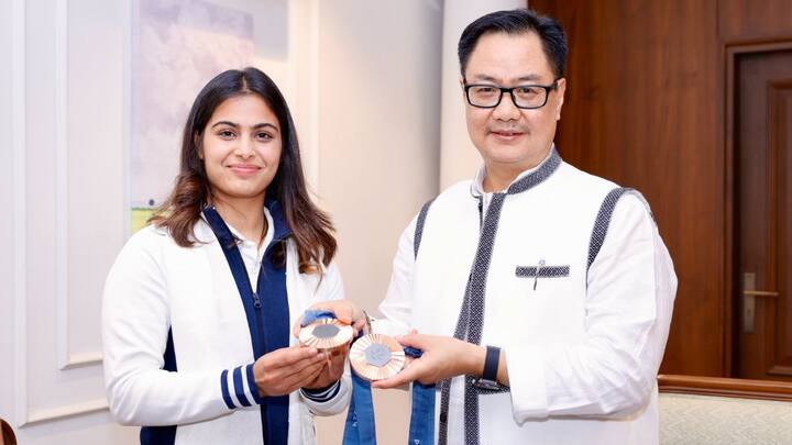 संसदीय कार्य मंत्री एवं अल्पसंख्यक कार्य मंत्री किरेन रिजिजू से भी उनके आवास पर मुलाकात की.