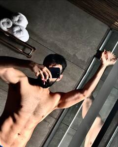 Ram Pothineni: రామ్‌ పోతినేని షాకింగ్‌ లుక్‌ - బాత్‌రూంలో టవల్‌తో ఫోటోలు షేర్‌ చేసిన ఉస్తాద్‌