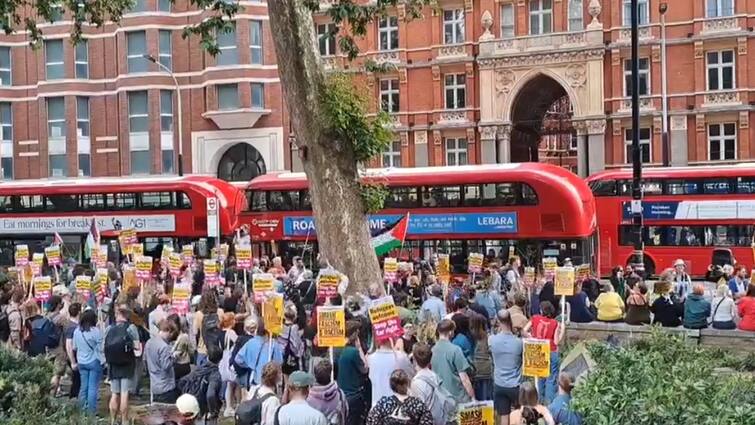 uk-riots-anti-racism-protests-spread-after-riots-hundreds-gather-outside-nigel-farage-office-Reform-UK-party 'Smash Fascism': Anti-Racism Protests Sweep UK After Riots, Hundreds Rally Outside Nigel Farage's Party Office