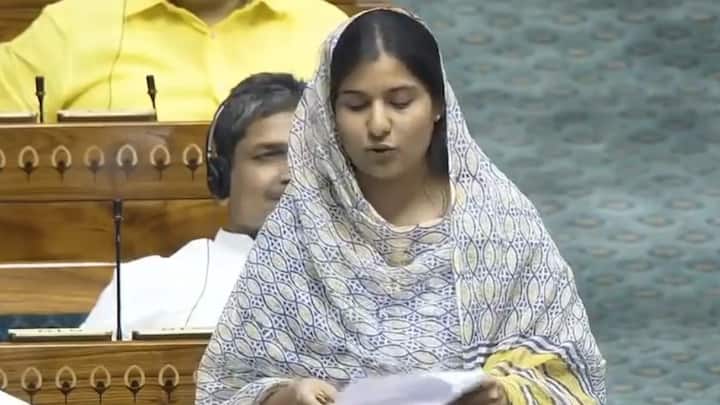 यूपी तक की रिपोर्ट के अनुसार, इकरा हसन ने कहा कि वक्फ बोर्ड बहुत पुराना चैरिटेबल इंस्टीट्यूशन है. वक्फ की जमीन कैसे दी जाती है, पहले ये समझने की जरूरत है. इसमें सारी की सारी पावर जिला अधिकारी के हाथ में दे दी जाएगी तो इसमें किसी की मदद नहीं होगी.