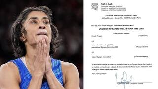 Final verdict on Phogats Olympic silver to be OUT today at 9 30 pm Vinesh Phogat: வினேஷ் போகத் வழக்கில் வெளியாக உள்ள தீர்ப்பு வெள்ளி பதக்கம் கிடைக்குமா? ரசிகர்கள் எதிர்பார்ப்பு
