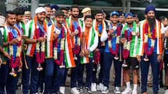 Indian Hockey Team: పతక వీరులకు అఖండ స్వాగతం
