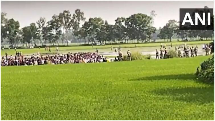 Nearly 1000 Bangladeshis Gathered at Bengal Border Seeking Refuge in India, BSF Sends Them Back: Watch Violence-Hit Bangladeshis, Mostly Hindus, Try To Flee Across Border For Refuge In India, BSF Sends Them Back: Watch