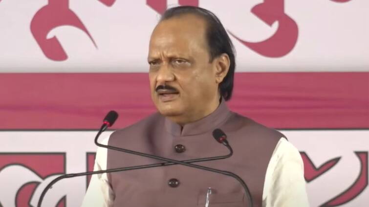 Ajit Pawar got angry with the officials during the inauguration ceremony of the administrative building in Sinnar Tehsil office Maharashtra Marathi News Ajit Pawar : 'आम्ही कामाचे पैसे देतो, असं काम अपेक्षित नाही', अजितदादा अधिकाऱ्यांवर भडकले, नेमकं काय घडलं?