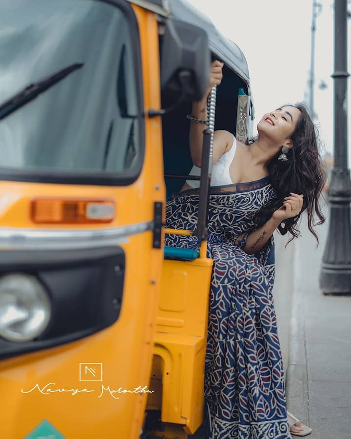 ఆటోలో హైదరాబాద్ వీధుల్లో తిరగడం నిజంగా భలే ఉందంటున్నారు. Photo Credit: deepthi_sunaina/Instagram