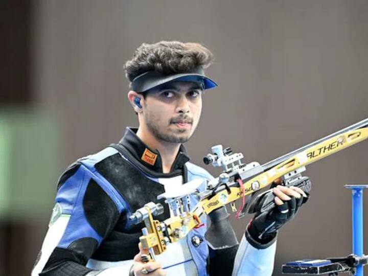 50 మీటర్ల రైఫిల్ ఈవెంట్లో స్వప్నిల్ కుశాలే కాంస్య పతకం పొందాడు.