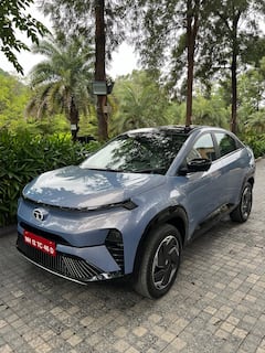 Tata Curvv EV Features: सिंगल चार्ज में दौड़ेगी 585km, फाइव स्टार सेफ्टी रेटिंग का दावा! यहां पढ़ें Tata Curvv के बारे में सारी डिटेल