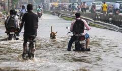 Delhi Weather: दिल्ली में गर्मी से राहत, लगातार पांचवें दिन बारिश, जानें- IMD का अपडेट