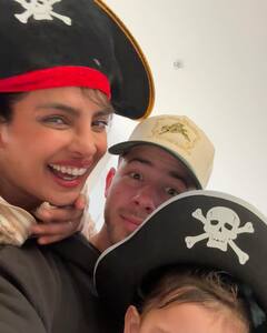 Priyanka Chopra ने सेट पर की फैमिली संग मस्ती, Nick Jonas संग खेलती दिखीं Malti Marie... देखें तस्वीरें