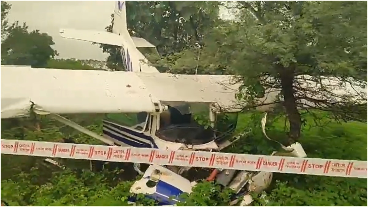 Aircraft Crash: मध्य प्रदेश के गुना में एयरक्राफ्ट क्रैश, गिरते ही हुए दो टुकड़े, 1 पायलट जख्मी