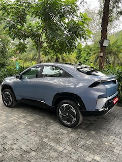 Tata Curvv EV Features: सिंगल चार्ज में दौड़ेगी 585km, फाइव स्टार सेफ्टी रेटिंग का दावा! यहां पढ़ें Tata Curvv के बारे में सारी डिटेल